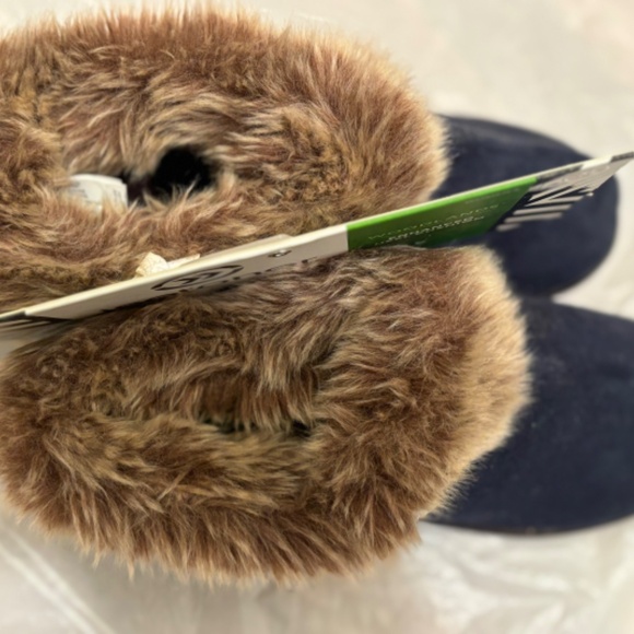 NWT Isotoner Woodlands Enhanced Heel Cushion Shoes Slippers - Picture 5 of 8